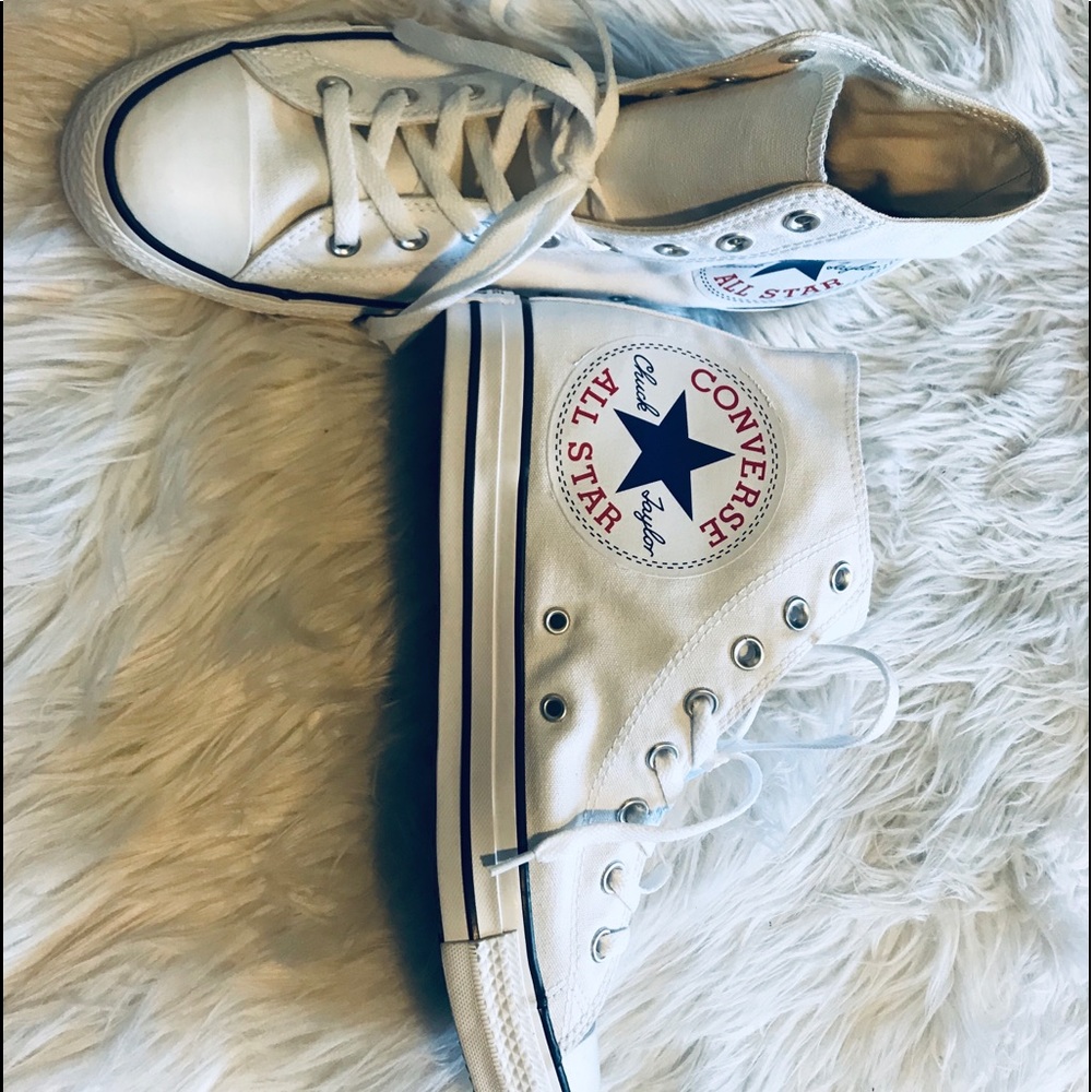 Men’s white converse shoes